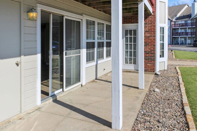 Building Photo - 315 Shirley Ridge Dr