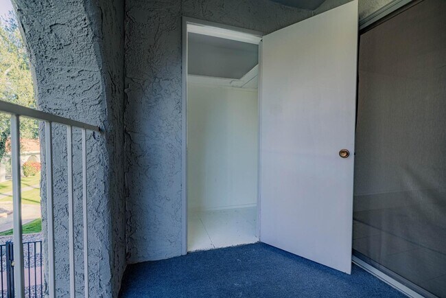 Building Photo - 1650 N 87th Terrace