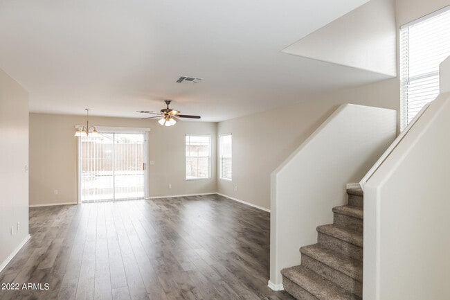Building Photo - 12622 W Paradise Dr