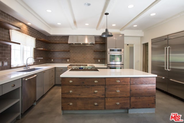 Building Photo - 260 S El Camino Dr