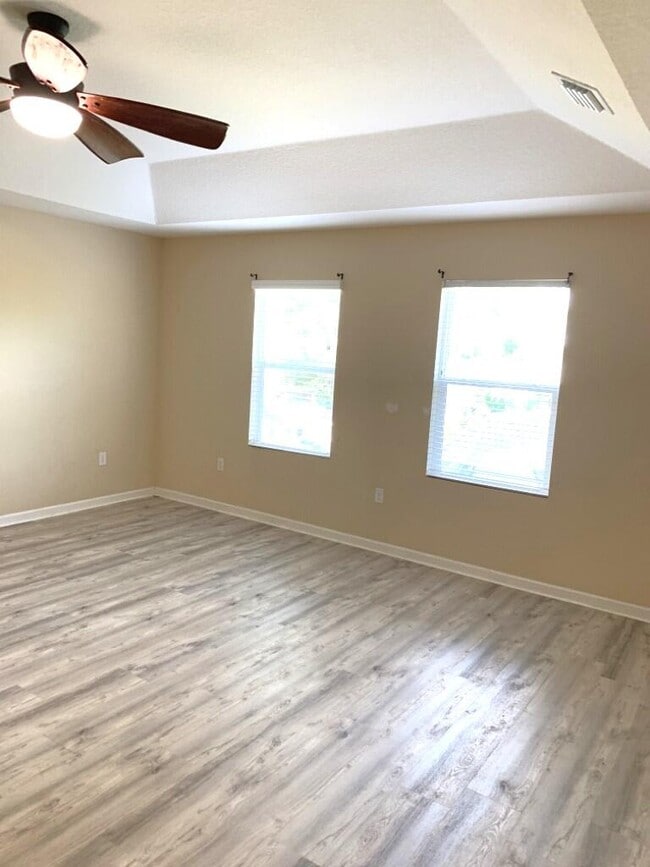 Building Photo - 2402 Okalani St