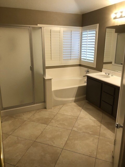 Building Photo - 14051 Catalina Ct