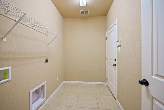 Building Photo - Executive-Style Home Now Available in Alam...
