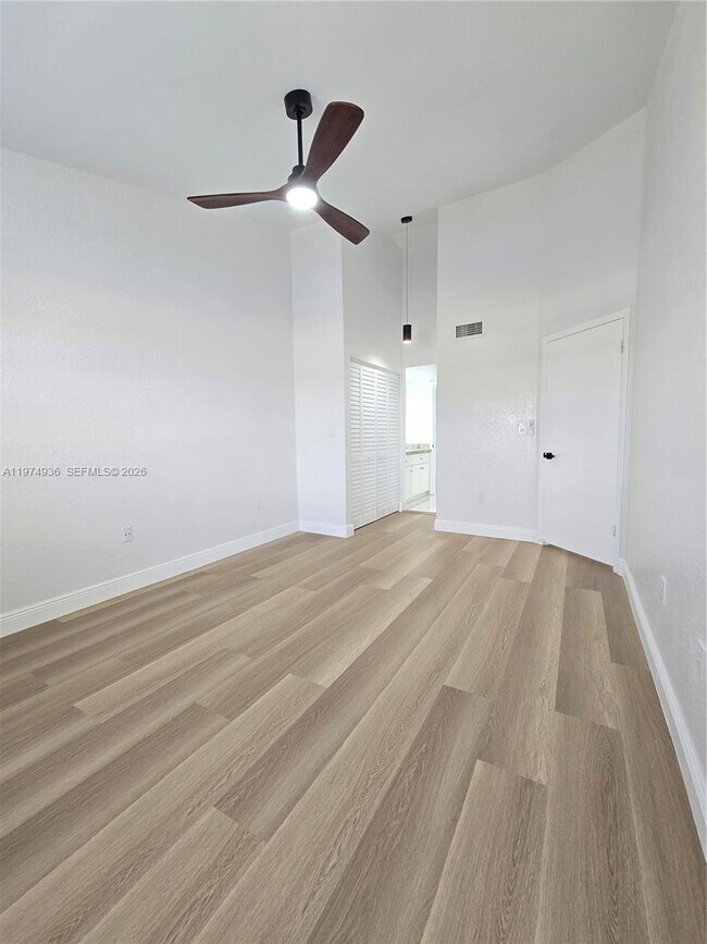 Building Photo - 2881 N Oakland Forest Dr