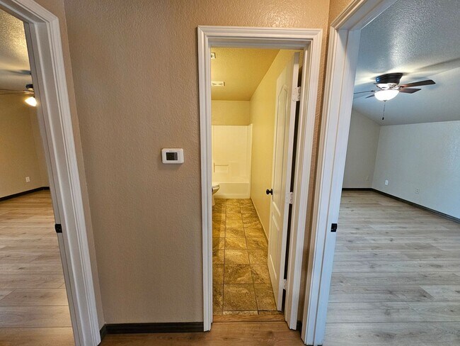 Building Photo - Spacious & Inviting 6-Bedroom Cedar Hill Home – Perfect for Your Next Move