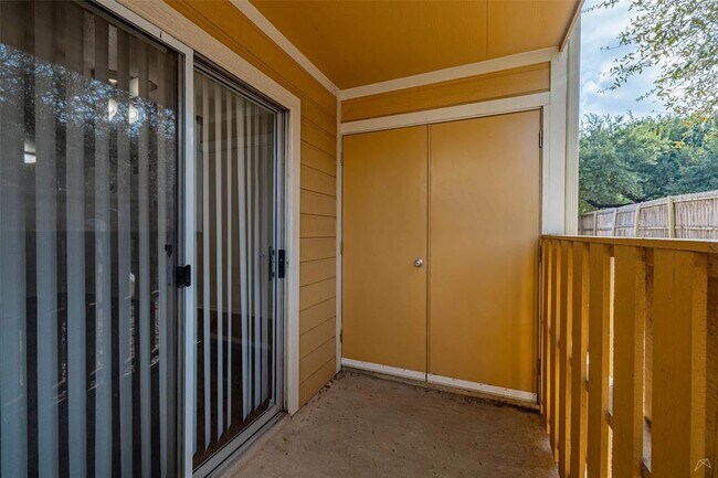 Building Photo - 2323 Wells Branch Pkwy