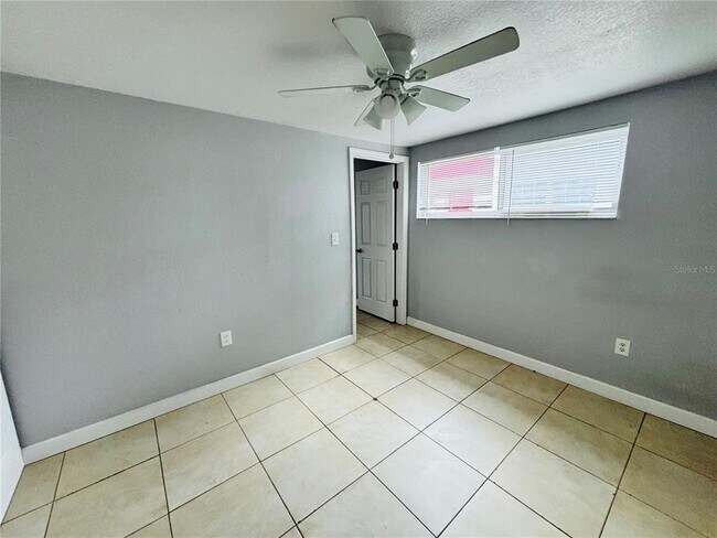 Building Photo - 1310 Lexington Ct