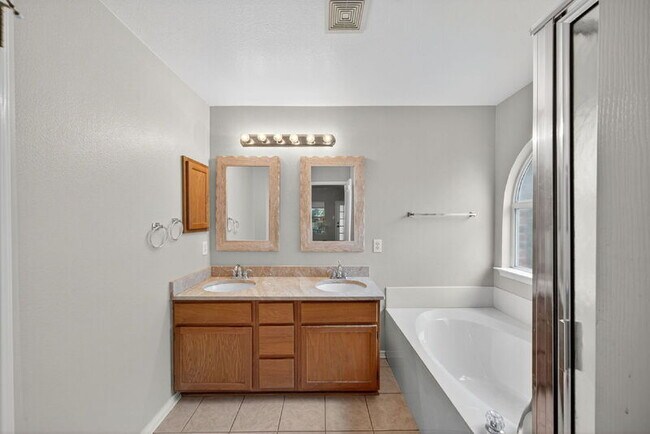 Building Photo - 3505 Marietta Ln