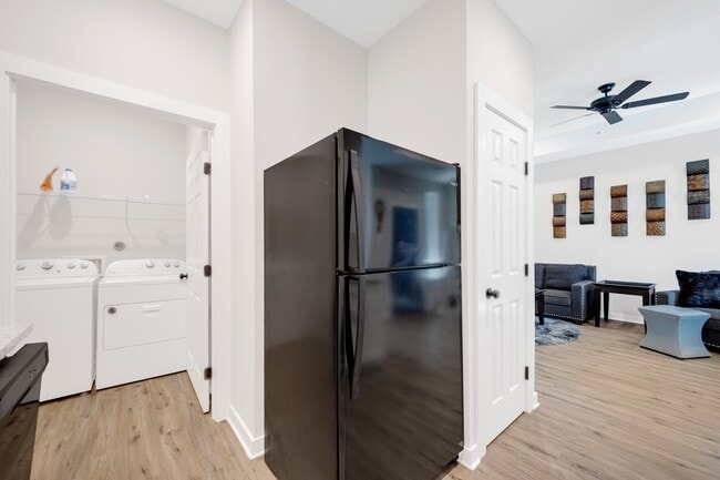 Building Photo - 10317 Lake Rd