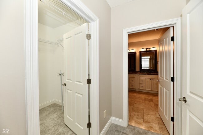 Building Photo - 8555 One W Dr