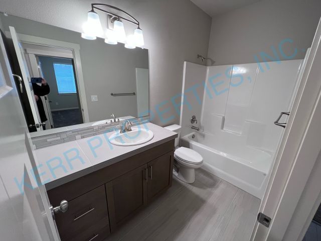 Building Photo - 37343 Sockeye St
