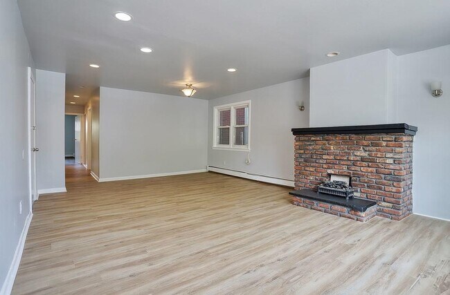 Building Photo - 97 Sanford Pl