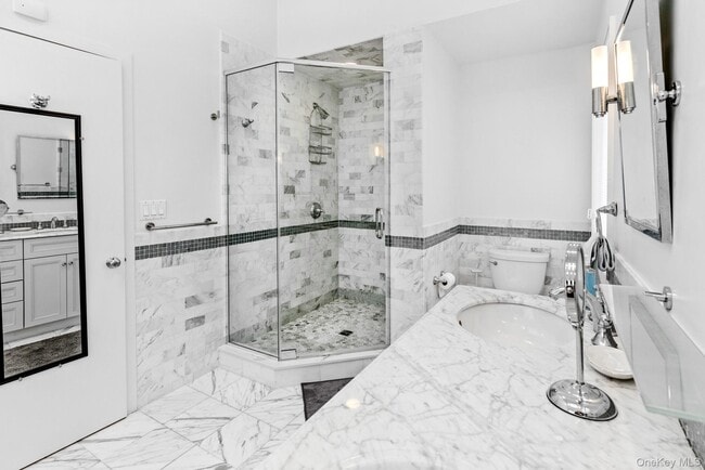 Building Photo - 34 Park Cir