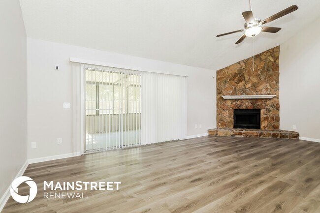 Building Photo - 8162 Cayuga Trail W