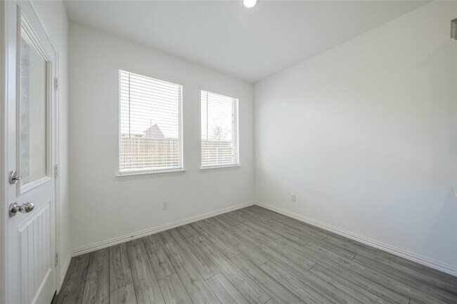 Building Photo - 5929 Priory Dr