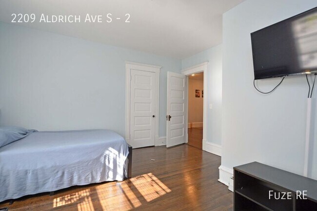 Building Photo - 2209 Aldrich Ave S