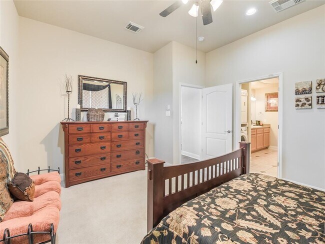 Building Photo - 1908 Kahala Sunset Dr