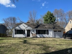 Building Photo - 2324 W 79th Terrace
