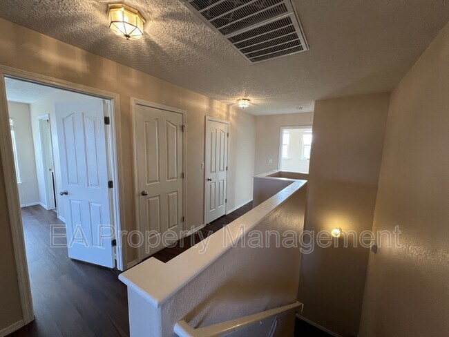 Building Photo - 3644 Clear Creek Rd