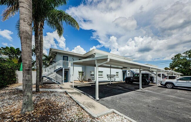 Building Photo - 2186 Edythe Dr
