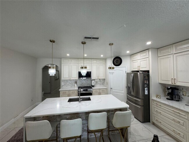 Building Photo - 5746 Marsh Landing Dr