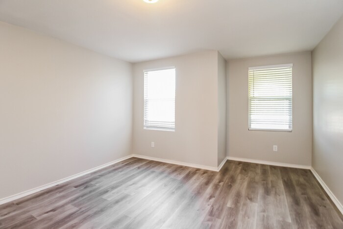 Building Photo - 1321 Scenic Hills Dr