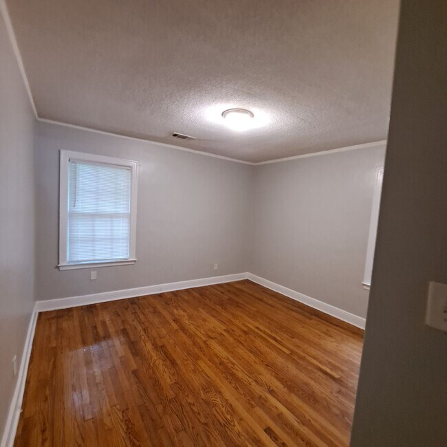 Building Photo - 108 N Greer St