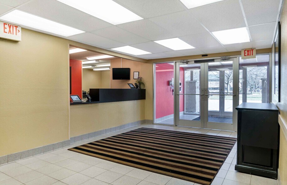 Building Photo - Furnished Studio-Toledo - Holland