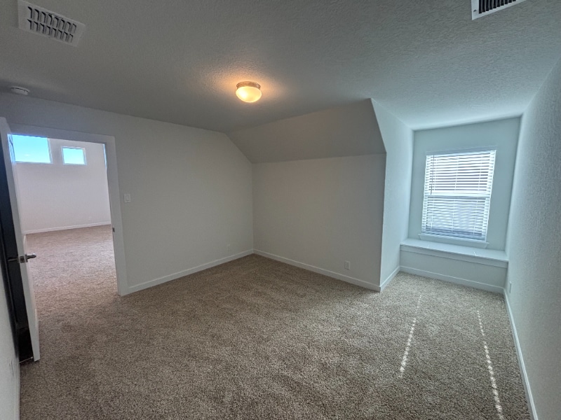 Building Photo - 9409 Chatside