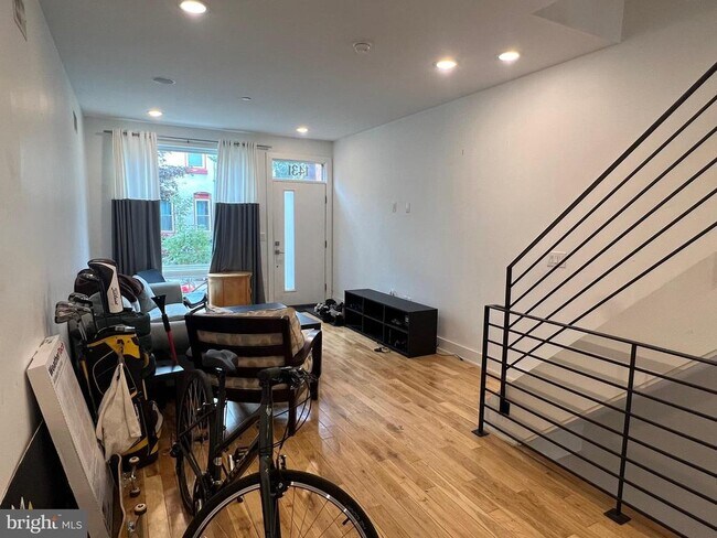 Building Photo - 1431 N 28th St