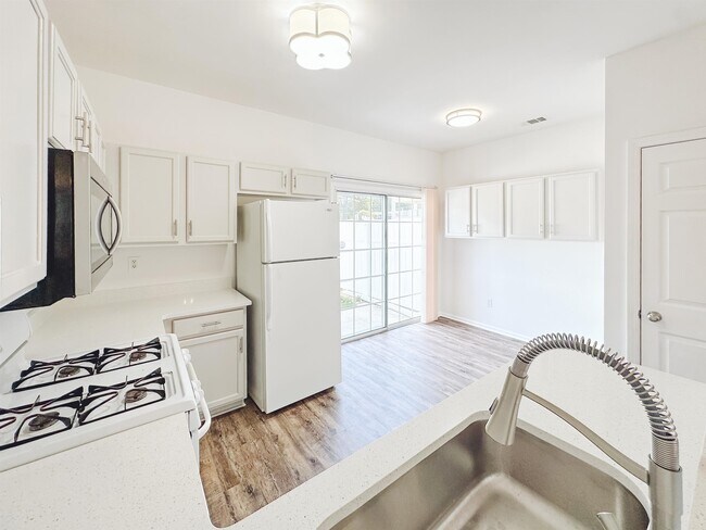 Building Photo - 3247 Hidden Cove Cir NW