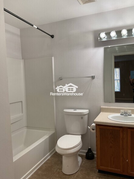 Building Photo - 3107 Meadow Knoll Dr
