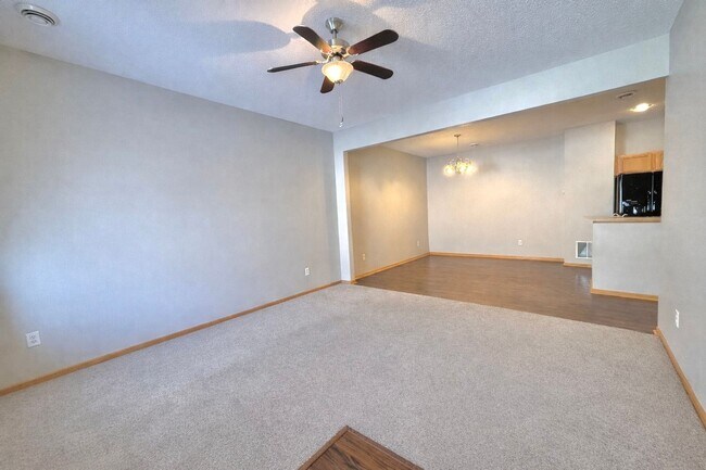 Building Photo - Gorgeous 2bed 2bath Townhome in Bailey’s Arbor