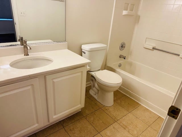 Building Photo - 164 Lucerne Ct