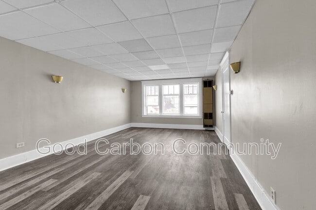 Building Photo - 1247 Hertel Ave