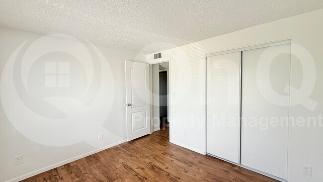Building Photo - 2415 W Hazelwood St