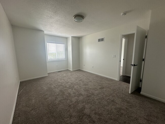 Building Photo - 3410 Augusta Dr
