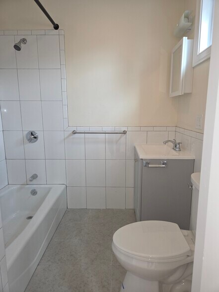 Building Photo - 49 Woodcliff St