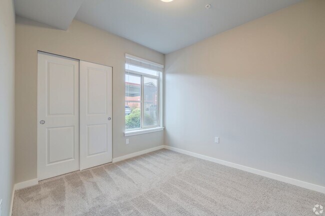 Building Photo - *** SIX WEEKS FREE RENT!!! *** This unit only with 12 month lease