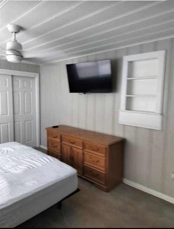 Building Photo - 2317 W Bristol Ave