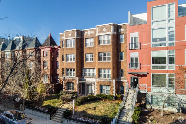 Building Photo - Chapin Ciara Condominium
