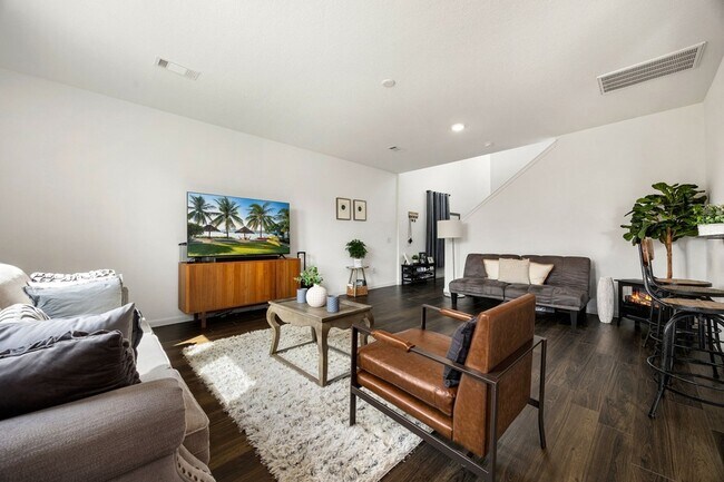 Building Photo - 25927 Chicory Dr