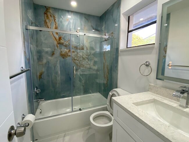 Building Photo - 267 NW 36th Ave