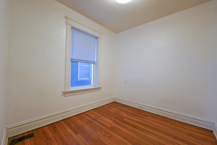 Building Photo - 724 Heman Ave