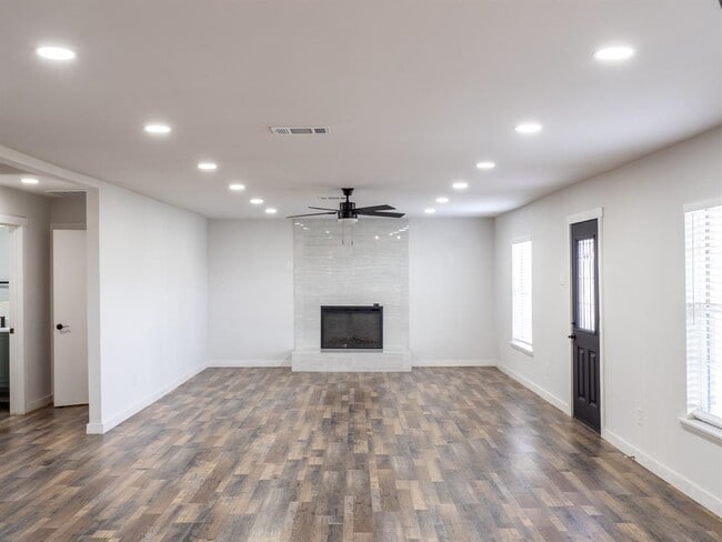 Building Photo - 375 Brown Rd