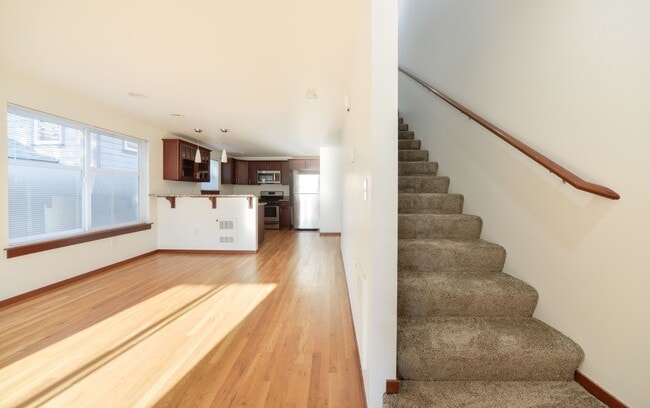 Building Photo - Nice 3 beds / 3.5 baths Townhouse in Greenwood/NW Seattle!