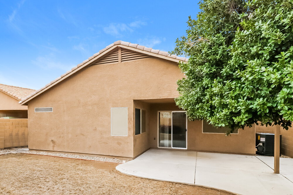 Building Photo - 15040 W Kings Dr