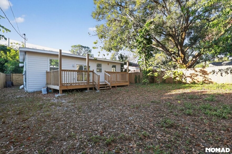 Building Photo - 3227 70th Ave N