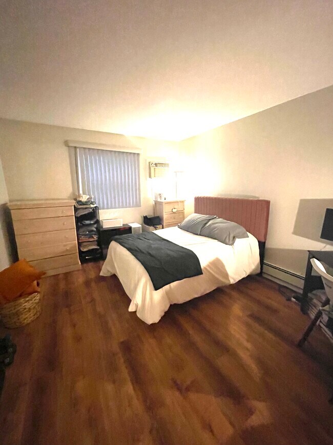 Building Photo - 97 Brookfield Ave