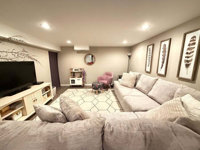 Building Photo - 1022 Cobbler Ln